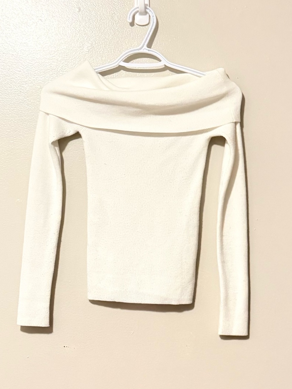Wilfred Off-the-Shoulder Fold-Over Ribbed Sweater - White